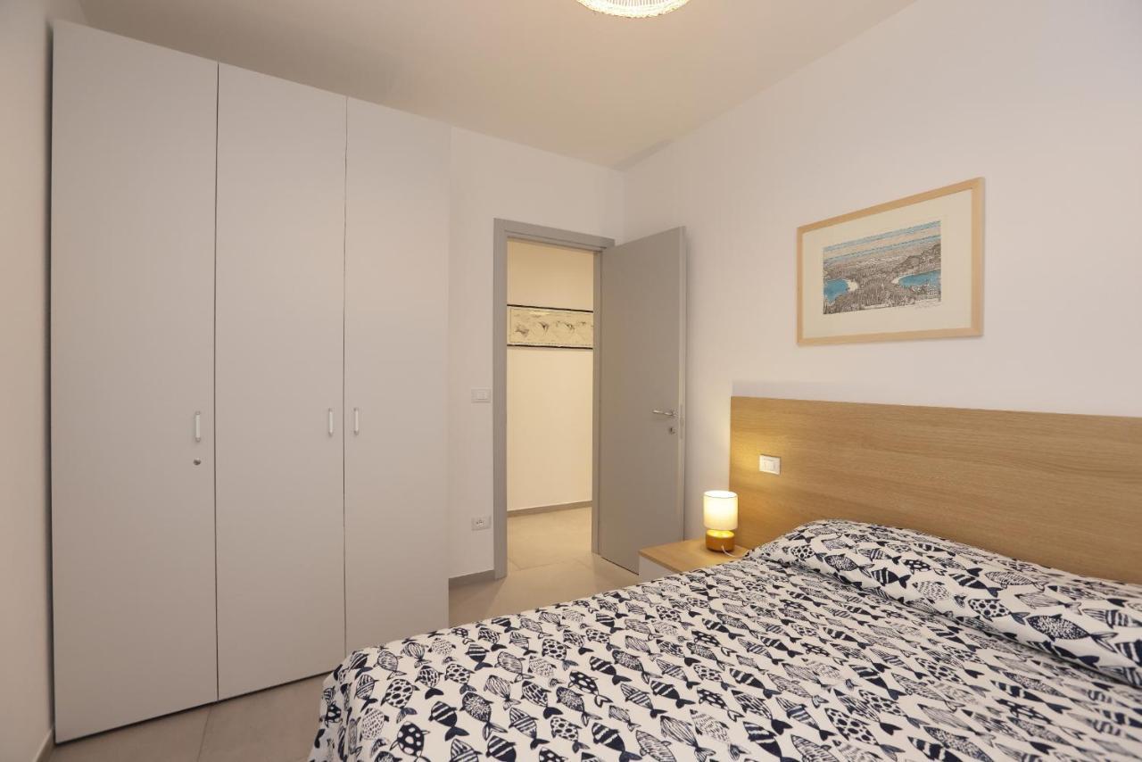 Adamaina - Sea View Apartment With Private Garage Σέστρι Λεβάντε Εξωτερικό φωτογραφία