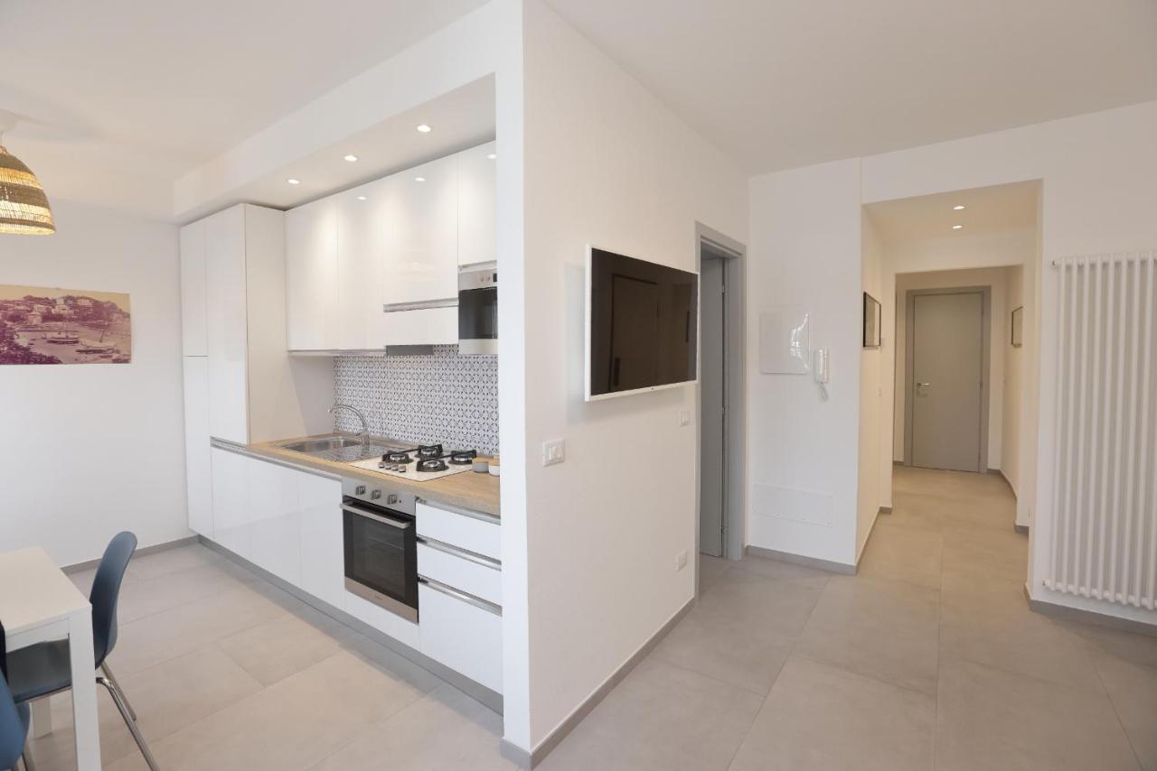 Adamaina - Sea View Apartment With Private Garage Σέστρι Λεβάντε Εξωτερικό φωτογραφία