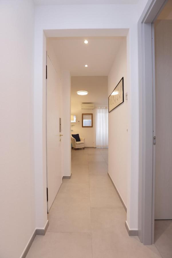 Adamaina - Sea View Apartment With Private Garage Σέστρι Λεβάντε Εξωτερικό φωτογραφία