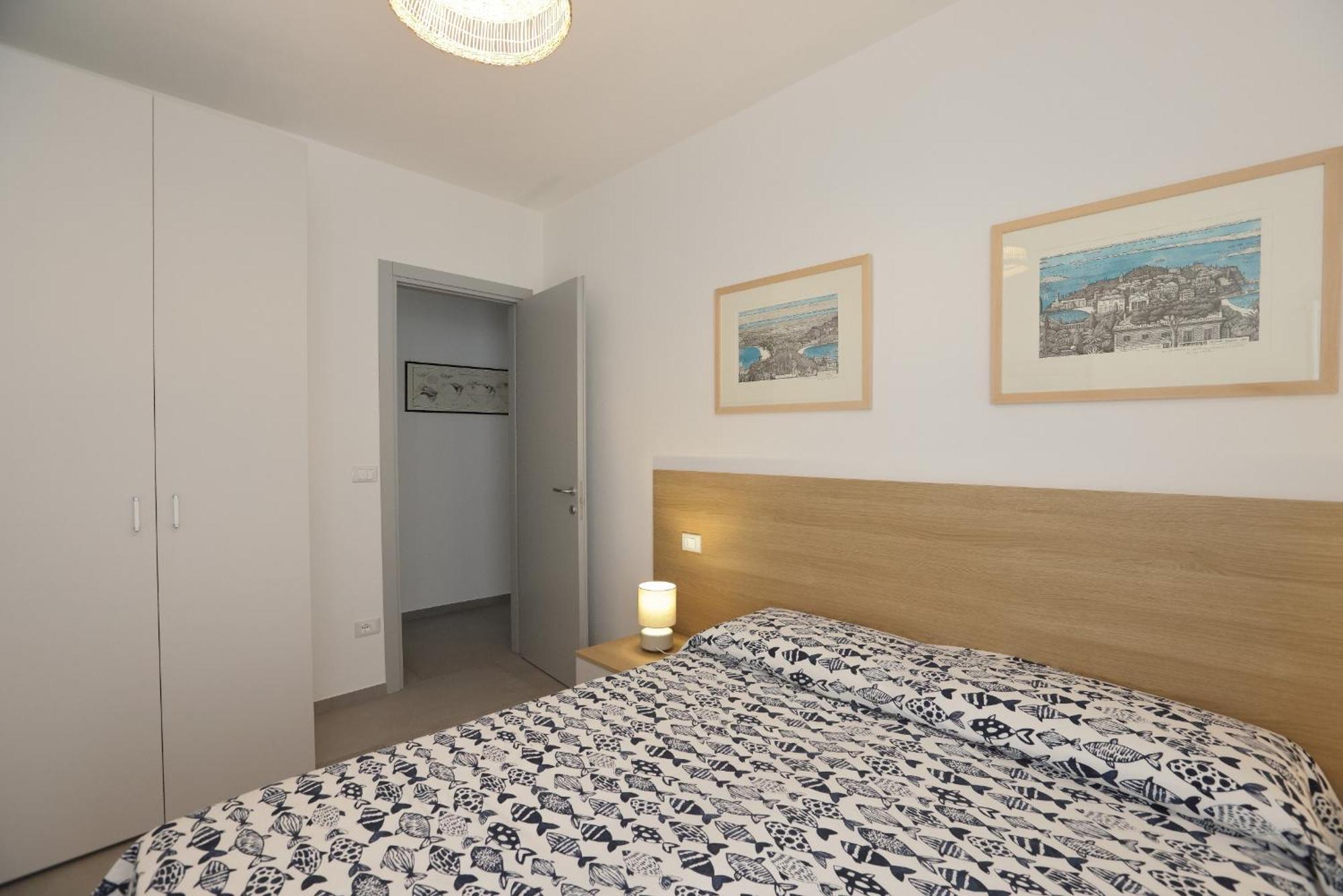 Adamaina - Sea View Apartment With Private Garage Σέστρι Λεβάντε Εξωτερικό φωτογραφία